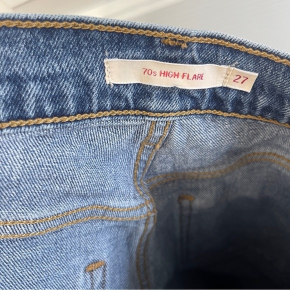 Levi's Premium 70s High Rise Flare Jeans Women's 27 Blue Denim Distressed - Picture 4 of 5